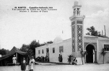 Iconographie - Exposition Nationale 1924 - Vue extérieur du palais des Souks