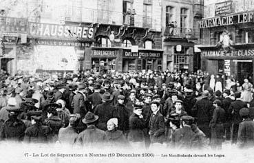 Iconographie - La loi de séparation à Nantes - Les manifestants devant les loges