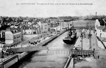 Iconographie - Vue générale du port, prise du bout de l'écluse de la nouvelle entrée