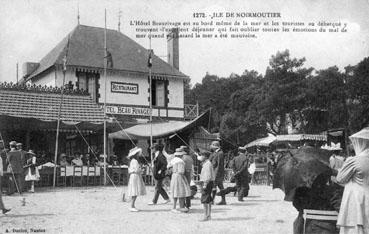 Iconographie - L'Hôtel Beau-Rivage est au bord même de la mer...