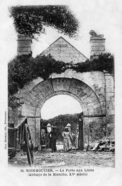 Iconographie - La porte aux Lions (abbaye de la Blanche, XVe siècle)