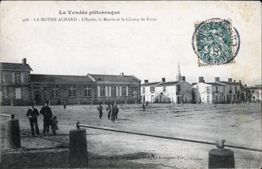 Iconographie - L'école, la mairie et le champ de foire