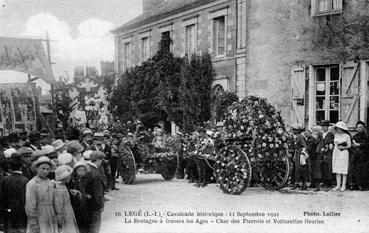 Iconographie - Cavalcade historique - La Bretagne à travers les âges - Char des Pierrots