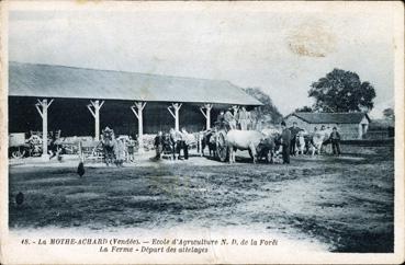 Iconographie - Ecole d'Agriculture N-D de la Forêt - La ferme, départ des attelages