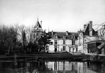 Iconographie - Château de la Court - Vue prise de l'Est