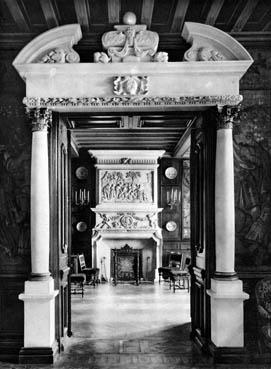 Iconographie - Château de la Court - Porte et cheminée de la salle à manger