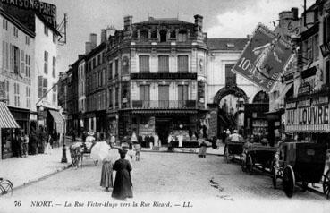Iconographie - La rue Victor Hugo vers la rue Ricard