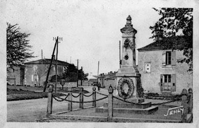 Iconographie - Le champ de foire et le monument aux Morts