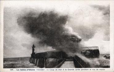 Iconographie - Coup de mer à la grande jetée pendant le raz de marée