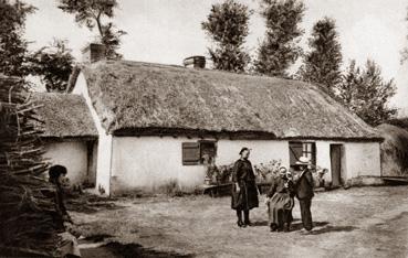 Iconographie - Femme filant devant une bourrine