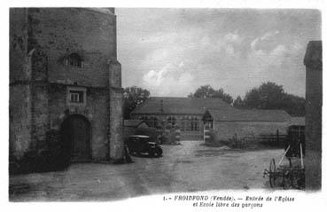 Iconographie - Entrée de l'église et école libre des garçons