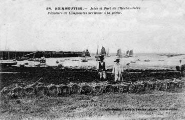 Iconographie - Jetée et port de l'Herbaudière - Pêcheurs de langoustes arrivant de pêche