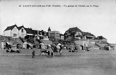 Iconographie - Un groupe de chalets sur la plage