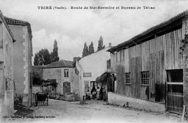 Iconographie - Route de Ste-Hermine et bureau de tabac