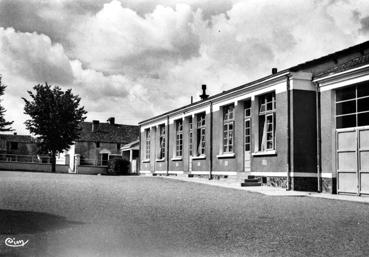 Iconographie - Route de Ste-Hermine et le bureau de tabac