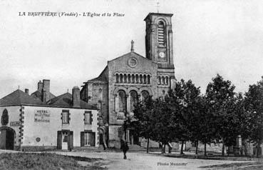 Iconographie - L'église et la place