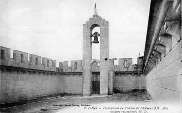 Iconographie - Plate-forme du donjon du château (XIIe siècle restaurée récemment)