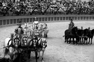 Iconographie - Le Grand Parcours du Puy du Fou - Le spectacle du stadium