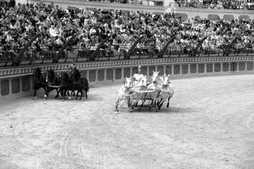 Iconographie - Le Grand Parcours du Puy du Fou - Le spectacle du stadium