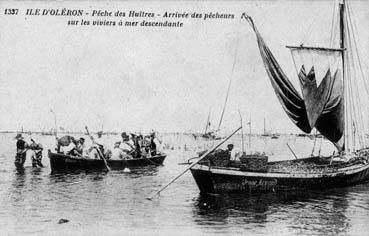 Iconographie - Ile d'Oléron - Pêche des huîtres - Arrivée des pêcheuses sur les viviers