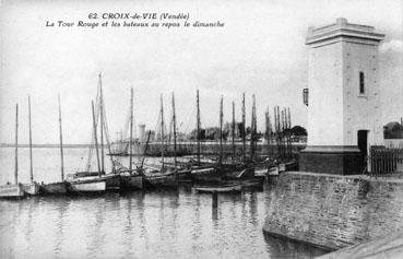 Iconographie - La Tour Rouge et les bateaux au repos le dimanche