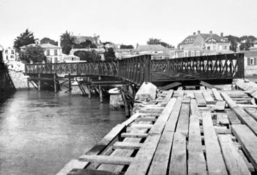 Iconographie - Construction du pont de chemin de fer