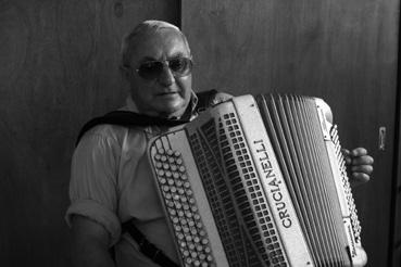 Iconographie - Jean "Jeannot" Hervouet, accordéoniste