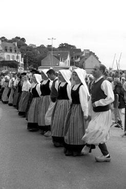 Iconographie - Danseurs au festival folklorique