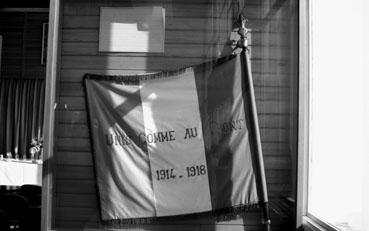 Iconographie - Drapeau "Unis comme au front 1914-1918"