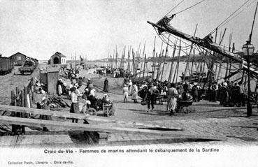 Iconographie - Femmes de marins attendant le débarquement