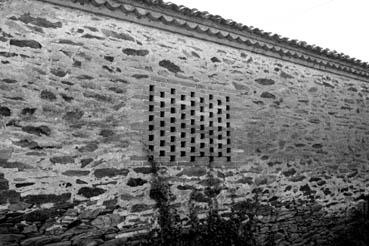 iconographie - Baie ajourée de briques aux Noyers