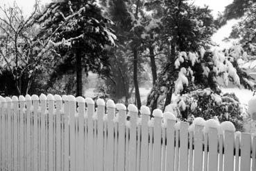 Iconographie - Neige sur un portail à Orouet