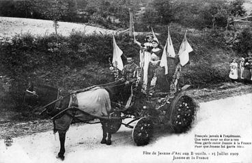 Iconographie - Fête de Jeanne d'Arc aux Brouzils - 25 juillet 1909 - Jeanne et la France