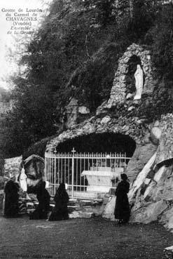 Iconographie - Grotte de Lourdes du carmel de Chavagnes - Ensemble de la grotte
