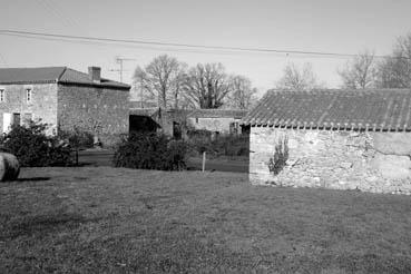 Iconographie - A Barrot, bâtiments du village