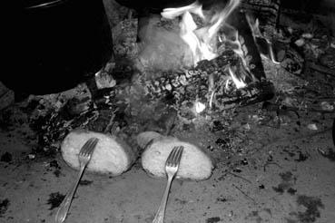 Iconographie - Grillade de tartines de pain à Barrot