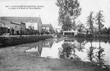 Iconographie - Le lavoir et la route de Treize-Septiers