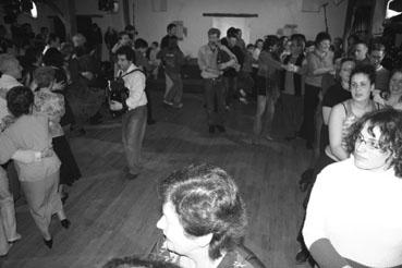 Iconographie - Bal au Vasais - Le Duo Bertrand menant la danse