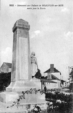 Iconographie - Monument aux enfants de Beauvoir-sur-Mer morts pour la Patrie