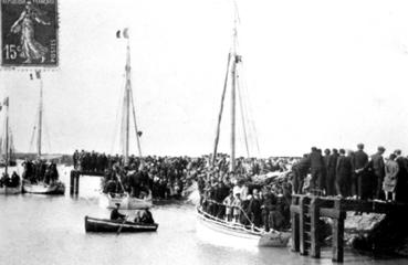 Iconographie - Baptême d'un bateau et bénédiction de la mer