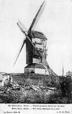 Iconographie - Moulin en partie détruit par les obus