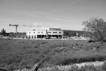 Iconographie - Le centre de la Croix-Rouge en construction