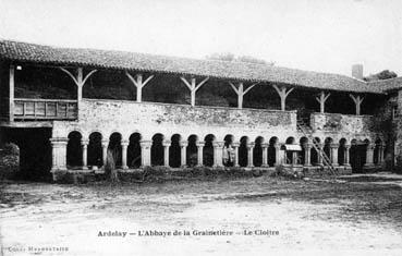 Iconographie - L'abbaye de la Grainetière - Le cloître