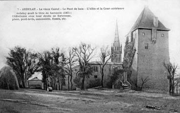 Iconographie - Le vieux castel - Le pont de bois - L'allée et la cour extérieure