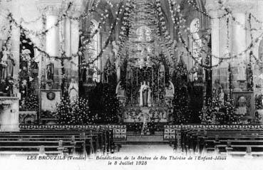 Iconographie - Bénédiction de la statue de Ste-Thérèse de l'Enfant Jésus le 8 juillet 1928