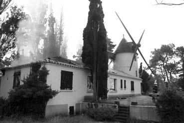 Iconographie - L'incendie de la maison du moulin de la Belle Etoile