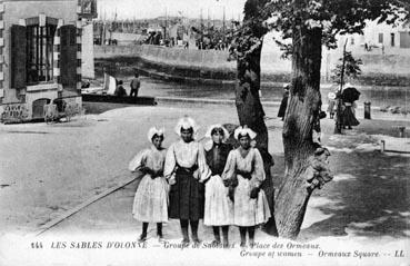 Iconographie - Groupe de Sablaises - Place des Ormeaux