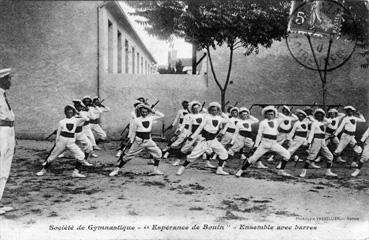 Iconographie - Société de gymnastique "Espérance de Bouin" - Ensemble avec barres