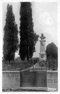 Iconographie - Monument aux Enfants de Péault morts pour la Patrie