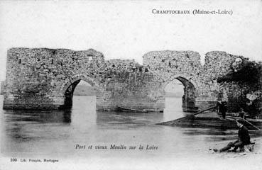 Iconographie - Port et vieux moulin sur la Loire